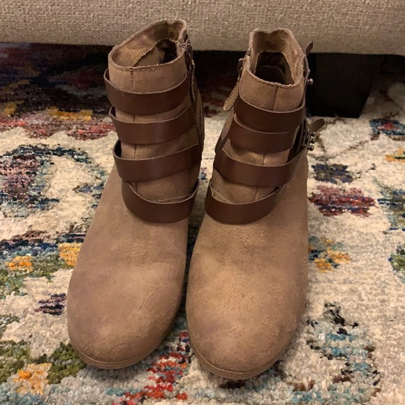 Material Girl Shoes - Tan brown booties boots heels western chunky heel Size 9.5